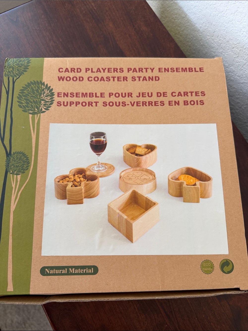 Card players party ensemble – wood coasters & suit shaped snack containers